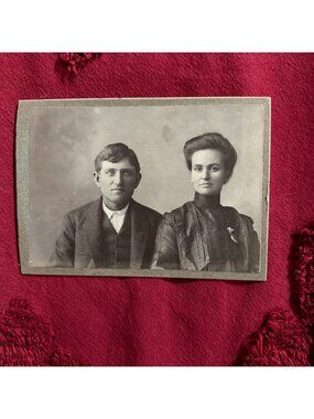 Antique Cabinet Card Photo Edwardian Couple Fine Fashion c. 1905 Studio Portrait